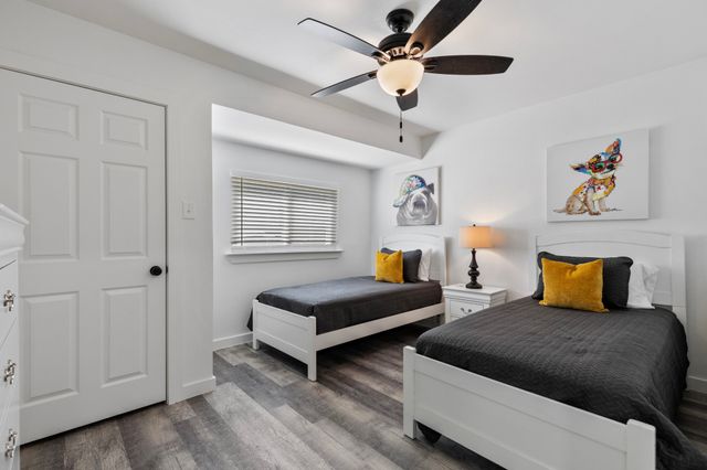 1044 Meadowbrook Drive, Grapevine, TX 76051