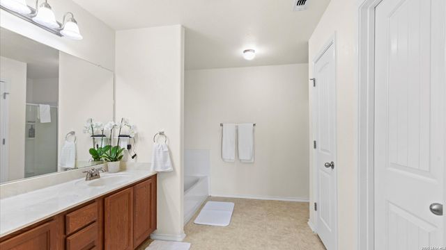 9914 Meadow Lark, Converse, TX 78109