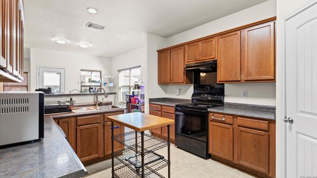 9914 Meadow Lark, Converse, TX 78109