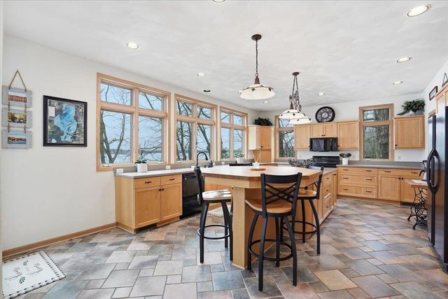 N6802 Shorewood Hills Road, Lake Mills, WI 53551