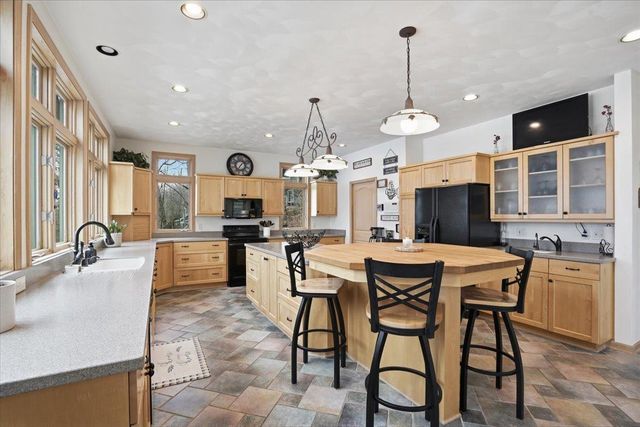 N6802 Shorewood Hills Road, Lake Mills, WI 53551