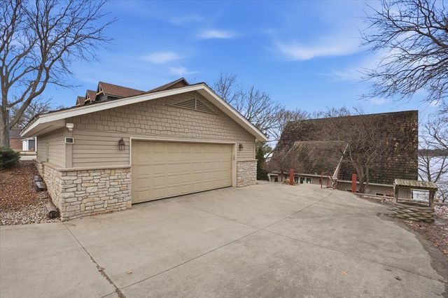 N6802 Shorewood Hills Road, Lake Mills, WI 53551