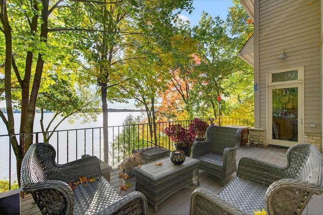 N6802 Shorewood Hills Road, Lake Mills, WI 53551