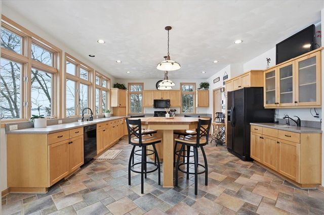 N6802 Shorewood Hills Road, Lake Mills, WI 53551