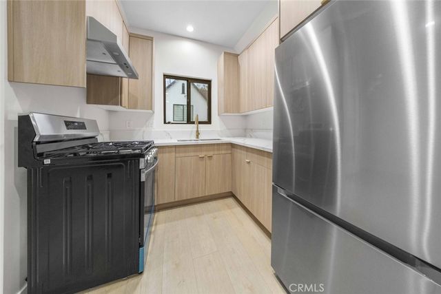 1324 Winchester Avenue A, Glendale, CA 91201