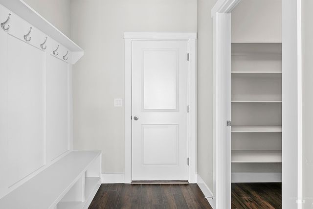 5940 N Static Line Ave, Meridian, ID 83646