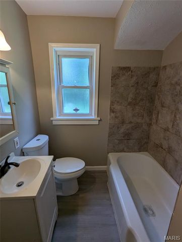 10174 Green Valley Drive, Saint Louis, MO 63136