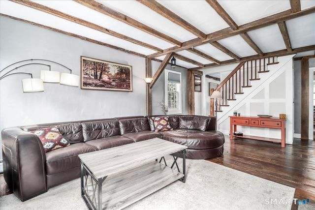 6 Weekeepeemee Road, Woodbury, CT 06798