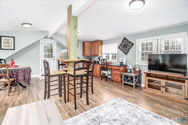 6 Weekeepeemee Road, Woodbury, CT 06798