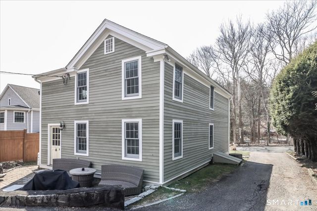 6 Weekeepeemee Road, Woodbury, CT 06798