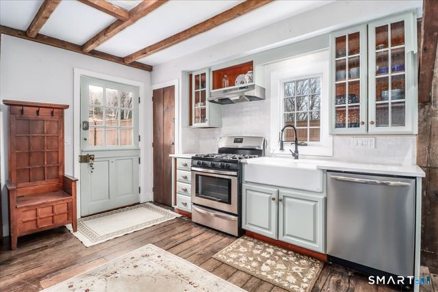 6 Weekeepeemee Road, Woodbury, CT 06798