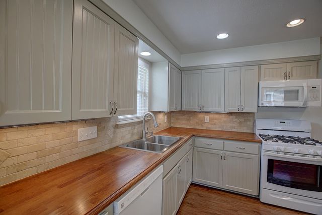 1307 Vine ST, Georgetown, TX 78626