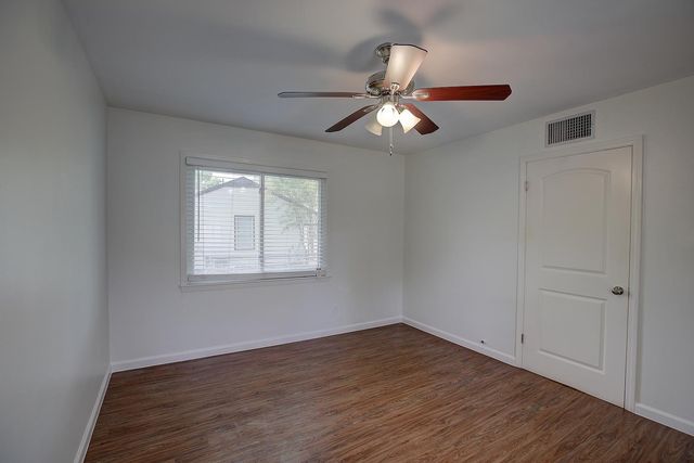1307 Vine ST, Georgetown, TX 78626