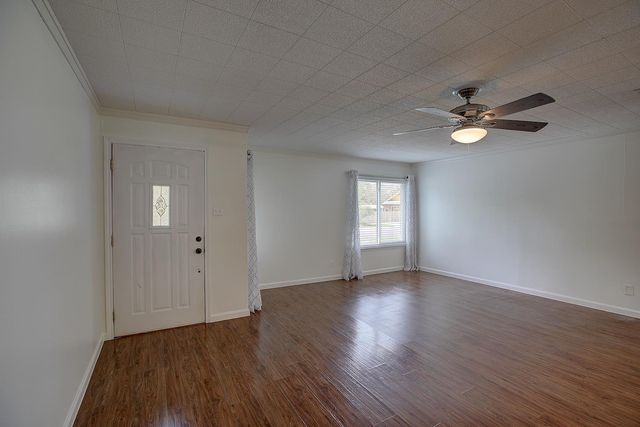 1307 Vine ST, Georgetown, TX 78626