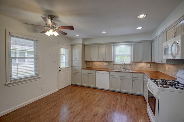 1307 Vine ST, Georgetown, TX 78626