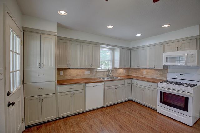1307 Vine ST, Georgetown, TX 78626
