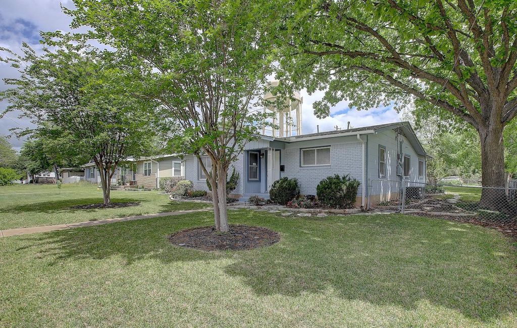 1307 Vine ST, Georgetown, TX 78626