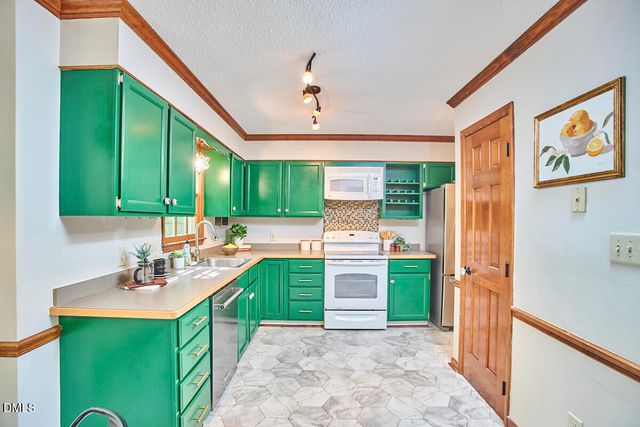 10 Cedar Bluff Court, Durham, NC 27704