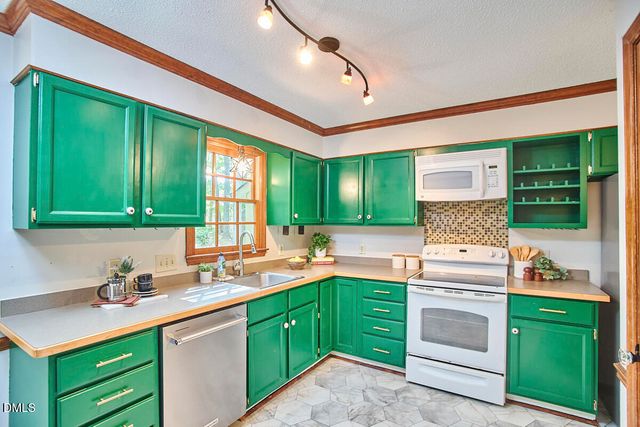 10 Cedar Bluff Court, Durham, NC 27704