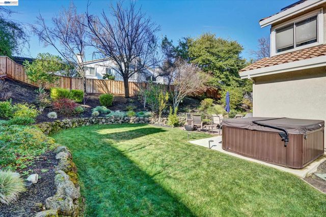 36 Savona Ct, Danville, CA 94526