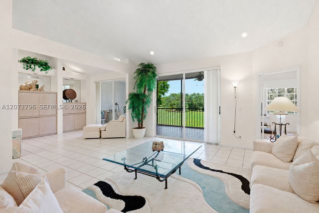 11594 Briarwood Cir 4, Boynton Beach, FL 33437