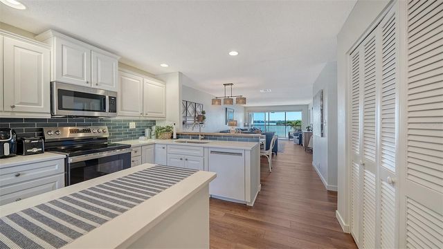8977 MIDNIGHT PASS ROAD 222, Sarasota, FL 34242