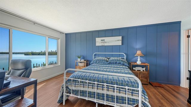 8977 MIDNIGHT PASS ROAD 222, Sarasota, FL 34242