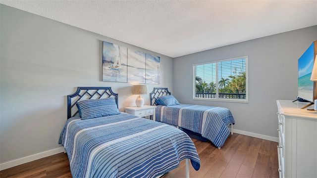 8977 MIDNIGHT PASS ROAD 222, Sarasota, FL 34242