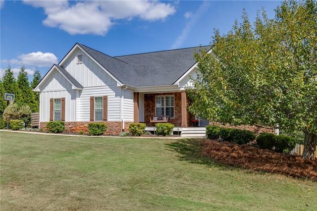363 Durham Drive, Hoschton, GA 30548