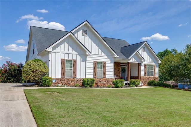 363 Durham Drive, Hoschton, GA 30548