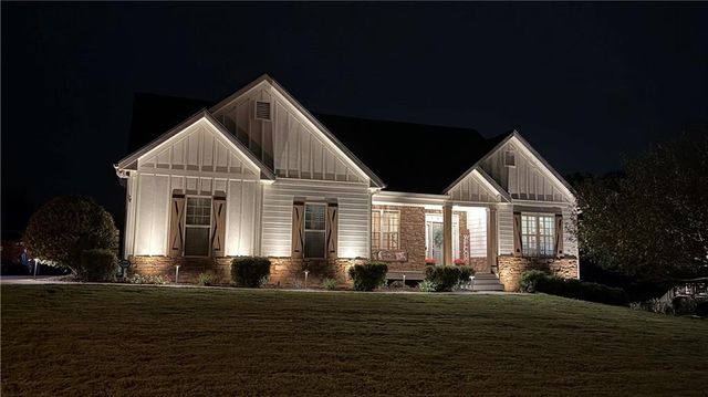 363 Durham Drive, Hoschton, GA 30548