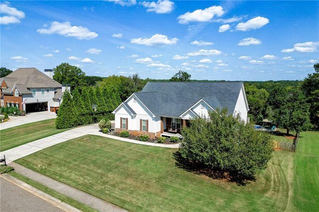 363 Durham Drive, Hoschton, GA 30548