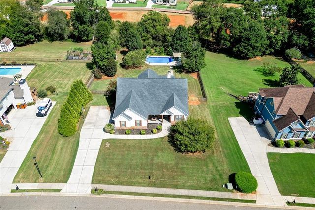 363 Durham Drive, Hoschton, GA 30548
