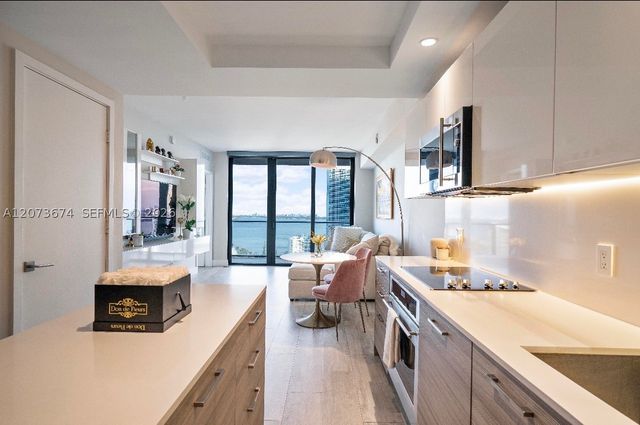 121 NE 34th St 2506A, Miami, FL 33137
