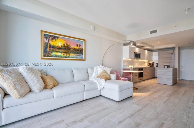 121 NE 34th St 2506A, Miami, FL 33137