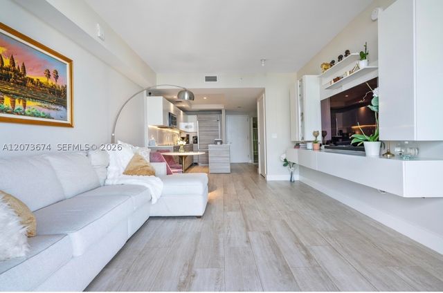 121 NE 34th St 2506A, Miami, FL 33137