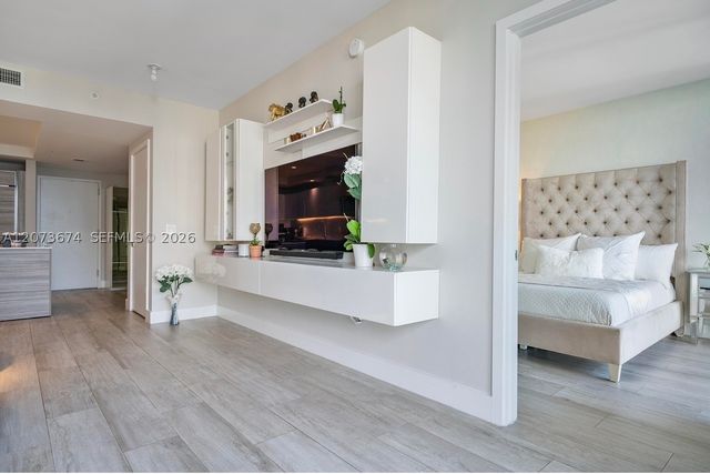121 NE 34th St 2506A, Miami, FL 33137
