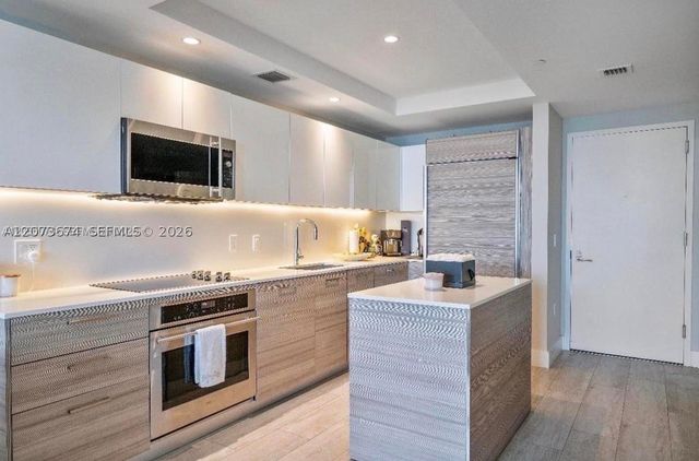 121 NE 34th St 2506A, Miami, FL 33137