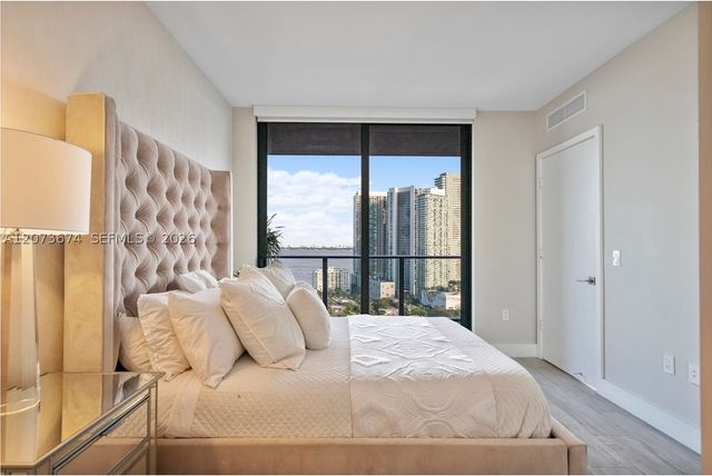 121 NE 34th St 2506A, Miami, FL 33137