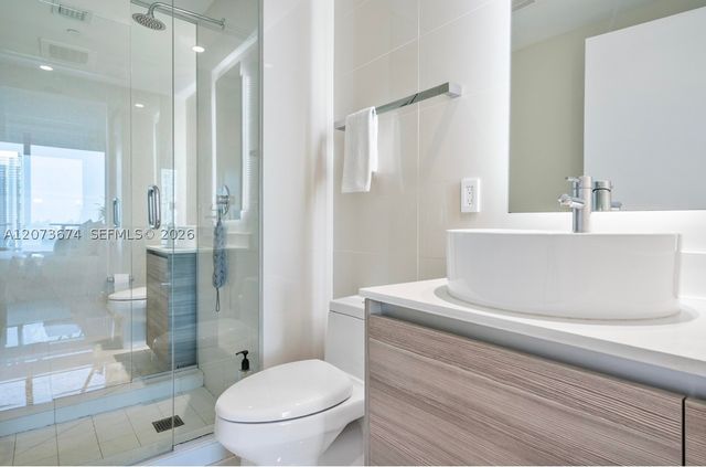 121 NE 34th St 2506A, Miami, FL 33137