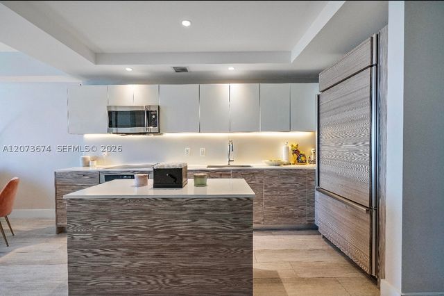 121 NE 34th St 2506A, Miami, FL 33137