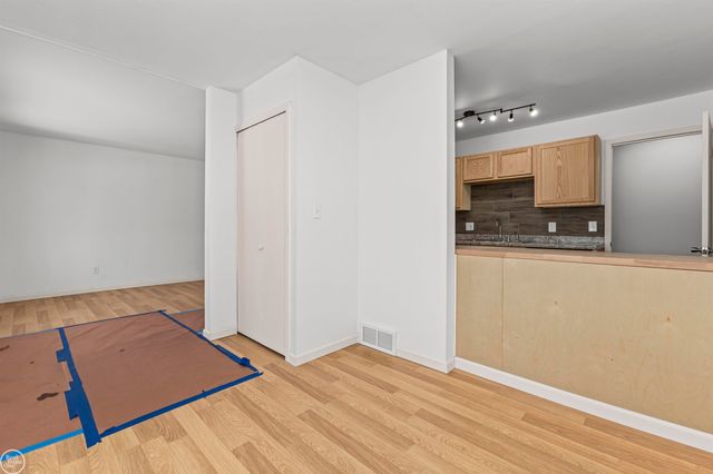 15218 Canberra Street, Roseville, MI 48066