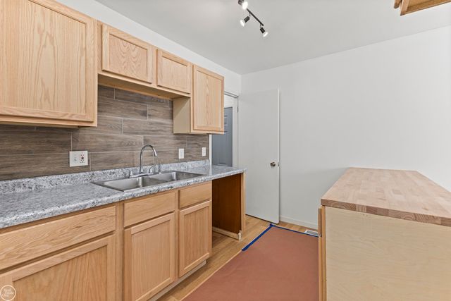 15218 Canberra Street, Roseville, MI 48066