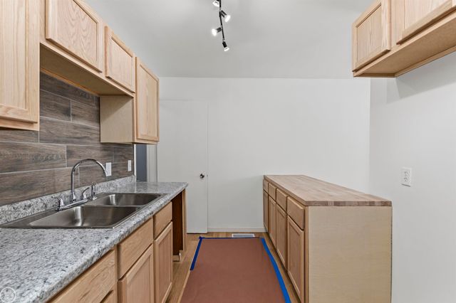 15218 Canberra Street, Roseville, MI 48066