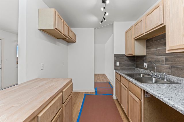 15218 Canberra Street, Roseville, MI 48066