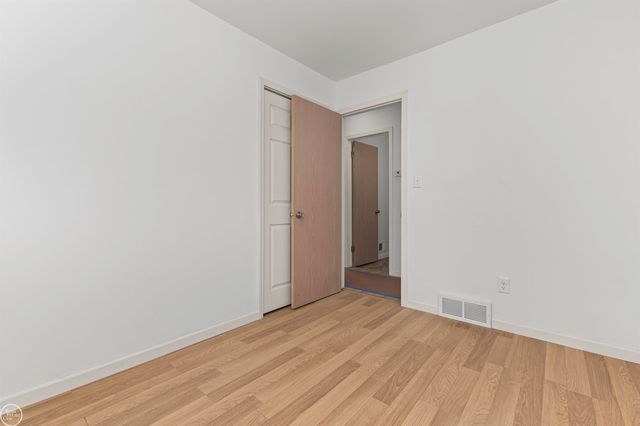 15218 Canberra Street, Roseville, MI 48066