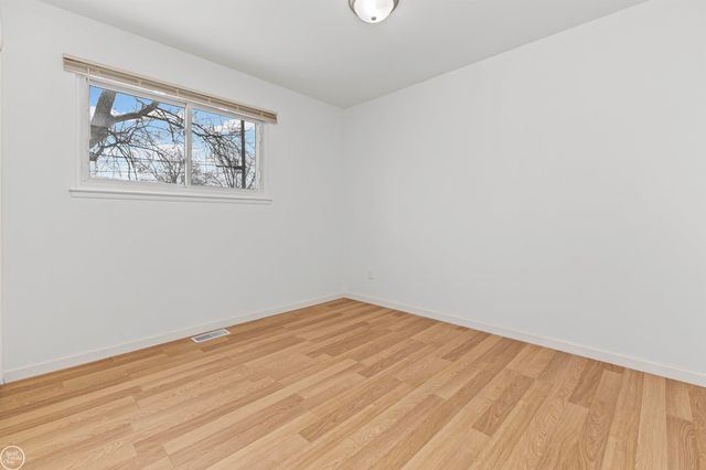 15218 Canberra Street, Roseville, MI 48066