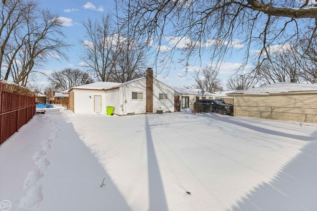 15218 Canberra Street, Roseville, MI 48066