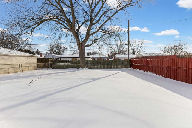 15218 Canberra Street, Roseville, MI 48066