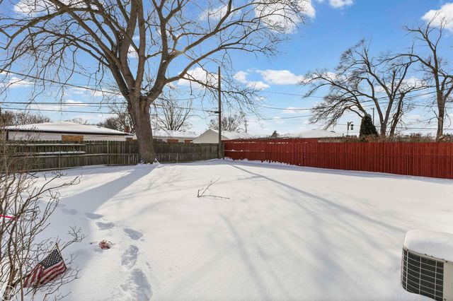 15218 Canberra Street, Roseville, MI 48066